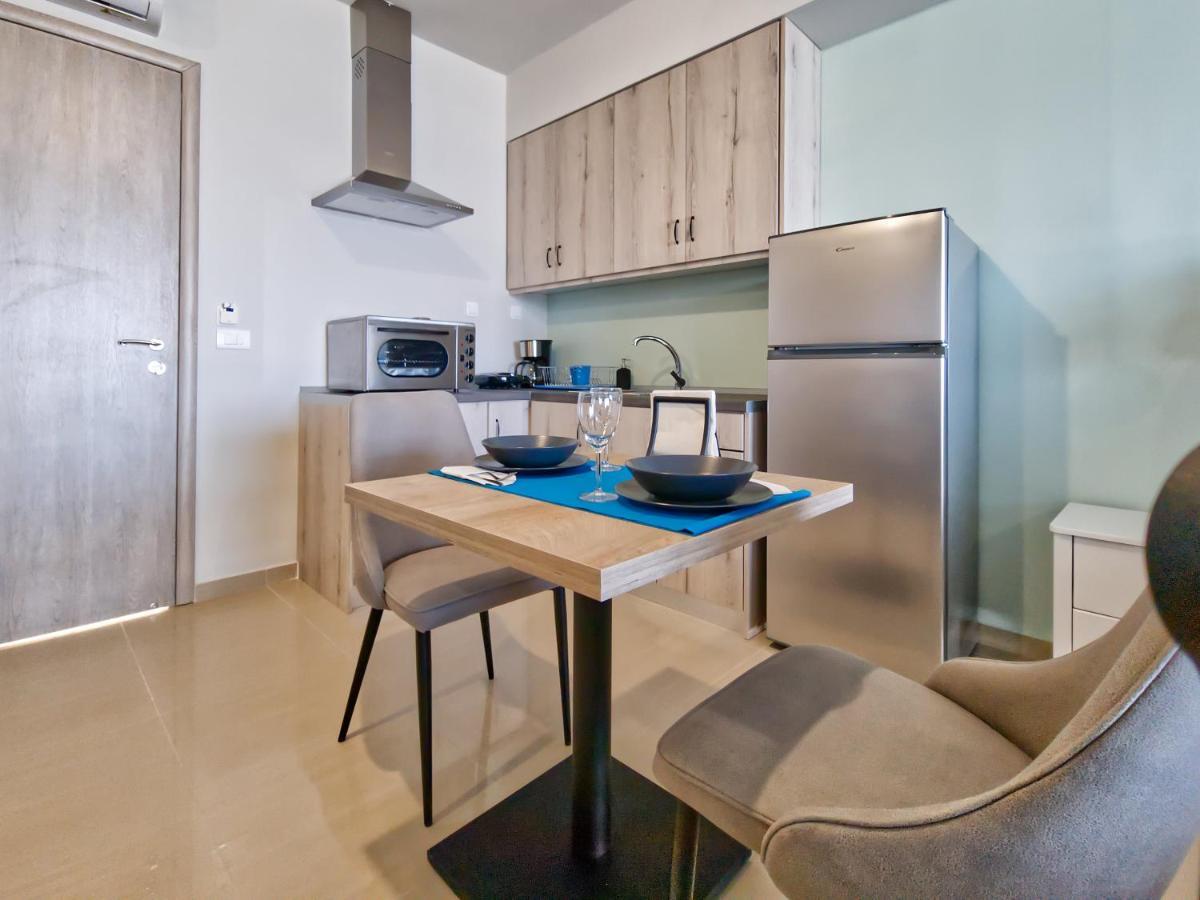 Epipleon Luxury Suites -106- Δωμάτιο 40Τμ Με Βεράντα 45Τμ Μπροστά Στην Θάλασσα Nafpaktos Luaran gambar